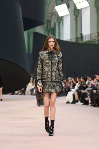 Look 8